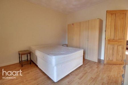 3 bedroom terraced house to rent - Photo 5