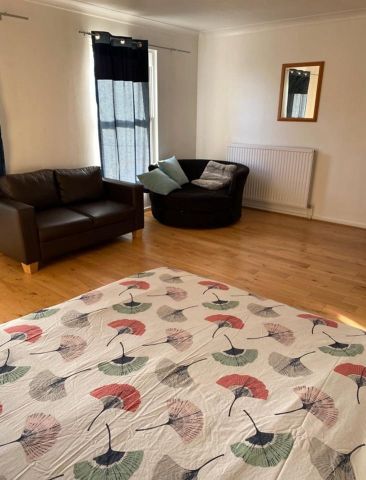 Room in a Shared Flat, Kingsridge, SW19 - Photo 3