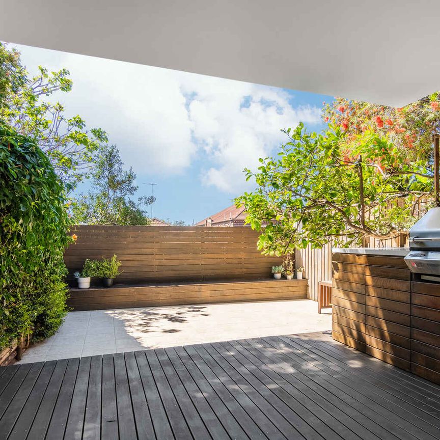 Stylish 4 Bedroom Semi in the Heart of Bondi - Photo 1