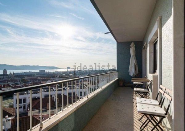 2 Bedroom Apartment with balcony, Belém, Lisboa