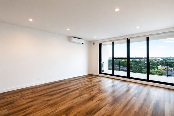 Stylish & Sun-Drenched Apartment in Prime Lidcombe Location - Photo 1