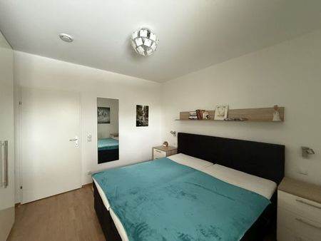Neuwertige 2-Zimmer Wohnung mit Terrasser, Garten und Parkplatz - Photo 4