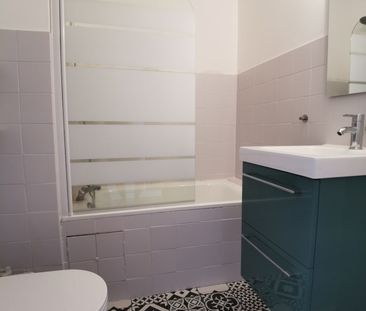 Location Appartement 1 pièce 20m² NIMES 30000 - Photo 4