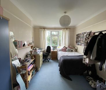 4 bedroom semi-detached house to rent - Photo 4