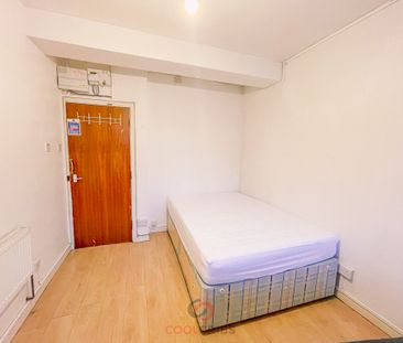 Holloway Road, Islington, London, N7 - Photo 5