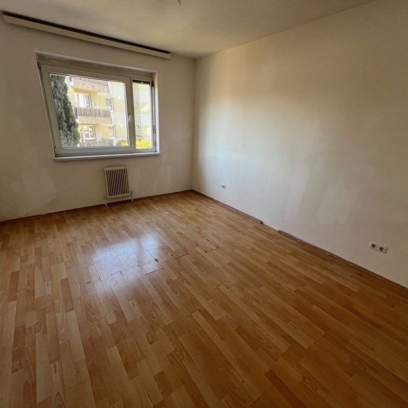 Kindberg. Großzügige Wohnung mit Loggia.-- 4 Monate Gratismiete - Foto 1