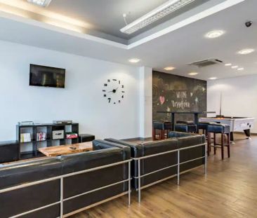 Large Studio - Photo 5