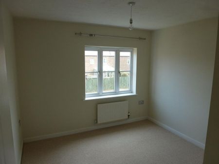 3 bedroom end of terrace house to rent - Photo 3
