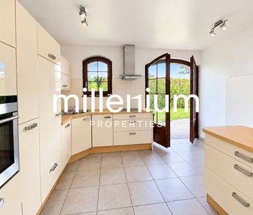 Maison contemporaine semi meublée avec jardin et studio indépendant - Foto 5