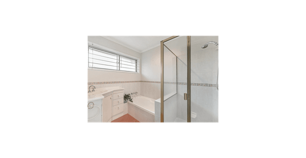 Spacious Home With Garden Views & Multiple Living Areas - Photo 1