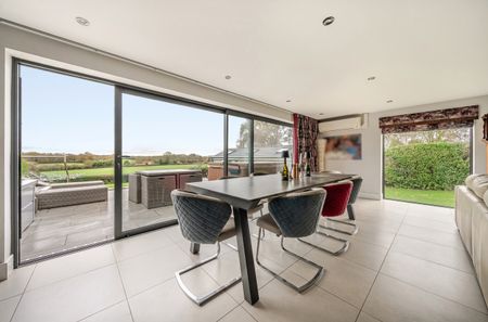 5 bedroom detached house to rent - Photo 5