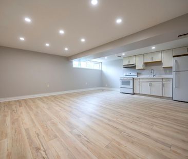 For Lease - 53 Newbury Drive Unit# Basement, Newmarket, Ontario - Photo 3