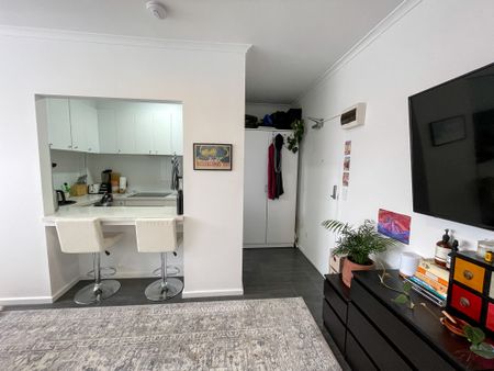8/24A Jervois Street, St Kilda East, Melbourne - Photo 2