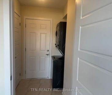 Townhouse For Lease | X8136364 - Photo 4