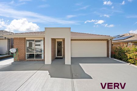 BEAUTIFUL FOUR BEDROOM HOME - Photo 2