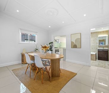 Freestanding Croydon Home with Character, Light & Space - Photo 4