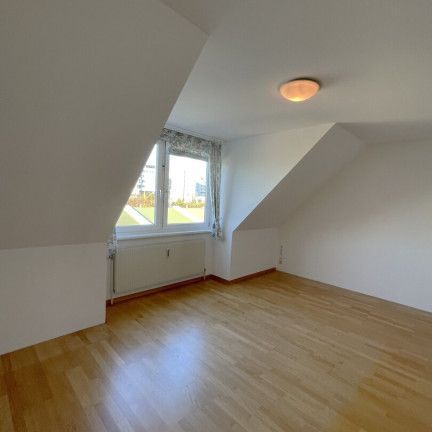 Tolle Dachgeschoßwohnung mit Süd-Terrasse! - Foto 1
