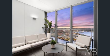 LUXURY APARTMENT WITH STUDY & WATER VIEWS AT ONE SYDNEY HARBOUR - Photo 4