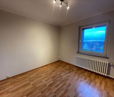 Großzügige 3-Zimmer-Wohnung mit Einbauküche in einem gepflegten 2-F... - Foto 3
