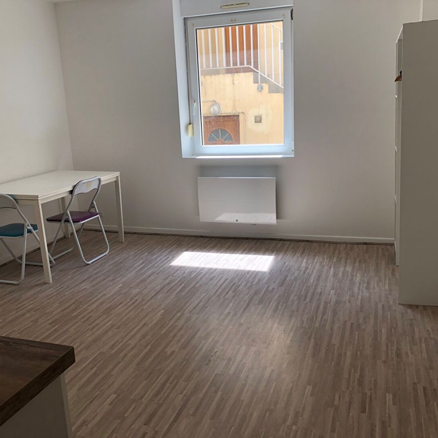 Location Appartement 1 pièce 21m² - Photo 1