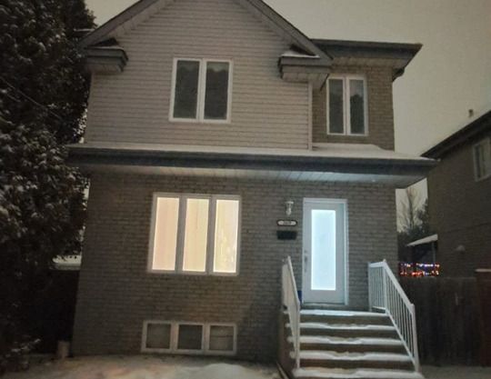 À louer / Maison à étages - Photo 1