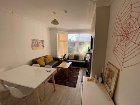 6 bedroom private hall to rent - Photo 3