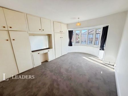 3 bedroom semi-detached house to rent - Photo 3