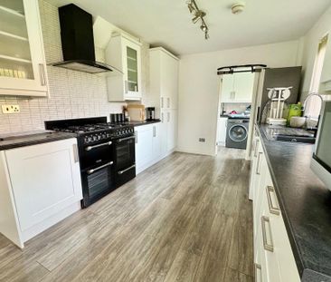 4 bedroom detached house to rent - Photo 6