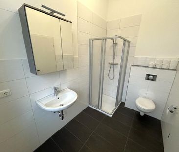 Renovierte 2-Zimmer-Wohnung mit neuer Einbauküche - Foto 5