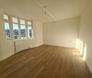 4 bedroom detached house to rent - Photo 2