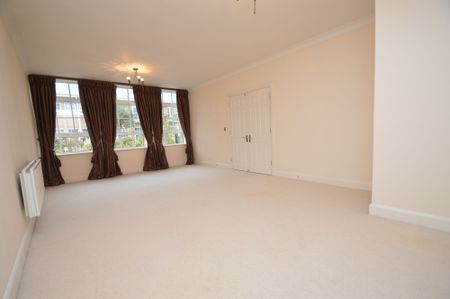 2 bedroom flat to rent, - Photo 2