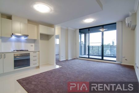 Spacious one bedroom apartment for lease ! Walking distance to Nor west business park. - Photo 2