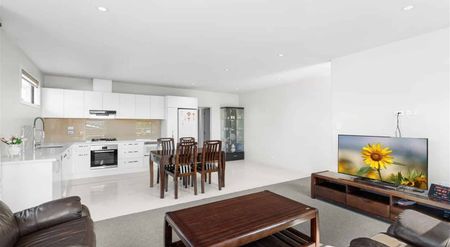 Wigram Family Home - Photo 2