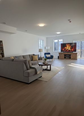 For Lease - 2 Slessor Boulevard Unit# 13, Grimsby, Ontario - Photo 1