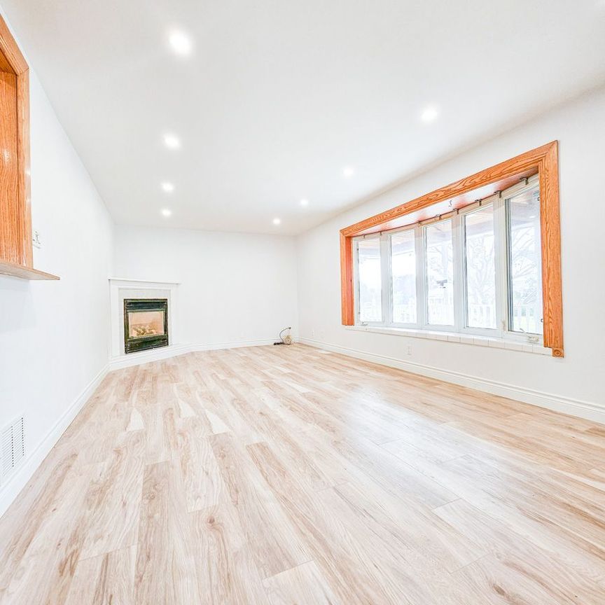 For Lease - 33 Woodhouse Crescent, Ajax, Ontario - Photo 1