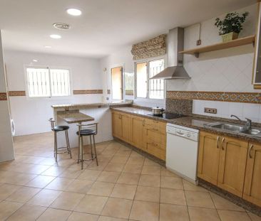 Luxury Villa for rent in Marbella, Andalusia - Photo 5