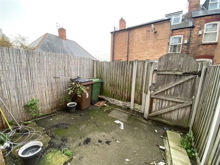 3 bedroom house to rent Hogarth Street, NG3 - Photo 3