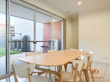 College Park - Photo 3