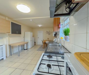 Room in a Shared House, Holland Road, E15 - Photo 5