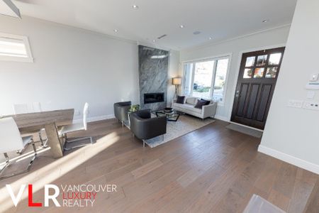 House in Vancouver East Side, BC - Photo 3