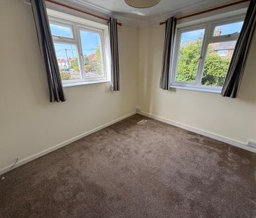 2 bedroom ground floor flat to rent - Photo 6