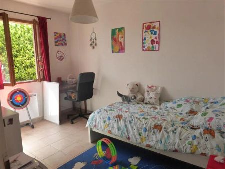 Location maison 4 pièces - 109.08m² à Vernegues (13116) - Photo 3