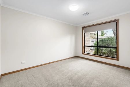 Well-Maintained Family Home in the Heart of Werribee - Photo 4