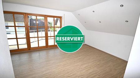 Helle 3,5-Zi.-Dachgeschoss-Wohnung mit Garagenstellplatz in Neumarkt-Holzheim - Foto 2