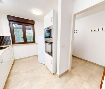 Newly renovated 4.5-room terraced house with garden in Kriegstetten... - Photo 2
