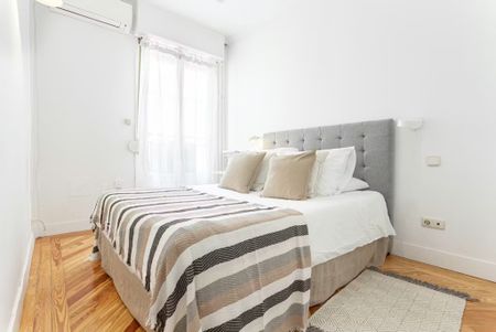 Calle del Marqués de Cubas, Madrid, Community of Madrid 28014 - Photo 4