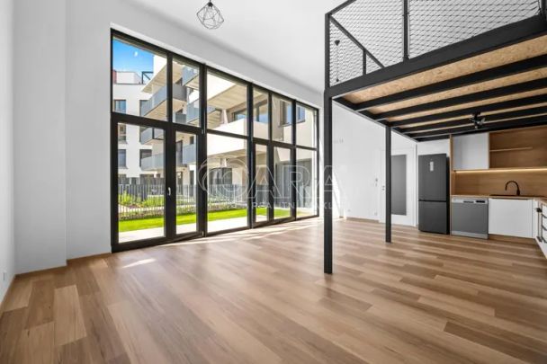 Pronájem loftu 1+kk s předzahrádkou, Kolmanova, 52 m - Photo 1