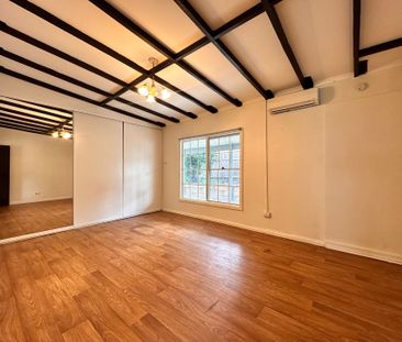 3 Bedroom Family Home with a Peaceful Lookout&excl; - Photo 2