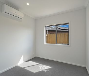 Gorgeous 4 Bedroom Home in Smith’s Park Estate!! - Photo 1