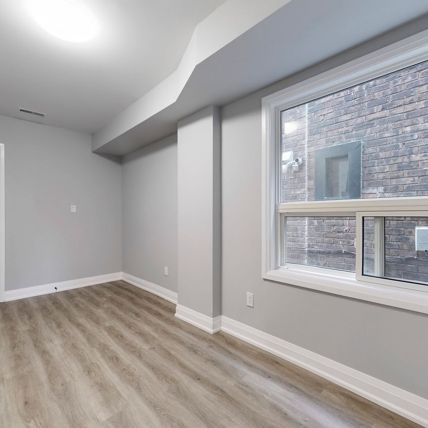 For Lease - 253 Oakwood Avenue Unit# 1, Toronto, Ontario - Photo 1